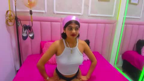 Snapshot of velvet_giirll chatting on 06.30.26 velvet_giirll online show from 06.30.26