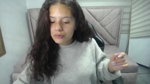 velvet_moon_v online show from 10.07.25