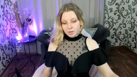 velvet_peach_ online show from 10.26.25