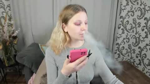 velvet_peach_ online show from 11.22.25