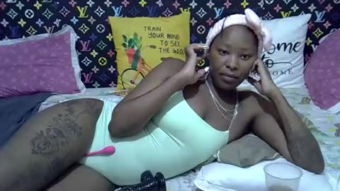 Snapshot of velvet_temptress chatting on 01.11.26 velvet online show from 01.11.26