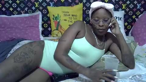 Snapshot of velvet_temptress chatting on 01.11.26 velvet online show from 01.11.26