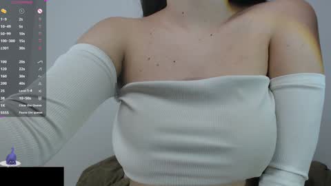 Snapshot of velvetcrystal chatting on 12.31.24  Crystal         PVT OPEN online show from 12.31.24