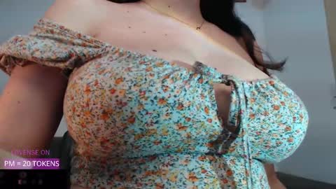Snapshot of velvetcrystal chatting on 09.16.25  Crystal         PVT OPEN online show from 09.16.25