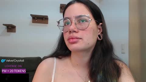 Snapshot of velvetcrystal chatting on 09.19.25  Crystal         PVT OPEN online show from 09.19.25