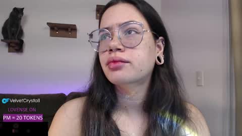 Snapshot of velvetcrystal chatting on 09.26.25  Crystal         PVT OPEN online show from 09.26.25