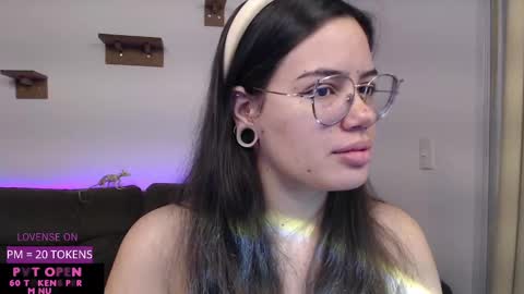 Snapshot of velvetcrystal chatting on 10.01.25  Crystal         PVT OPEN online show from 10.01.25
