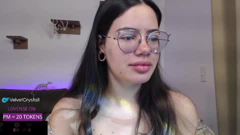 Snapshot of velvetcrystal chatting on 10.05.25  Crystal         PVT OPEN online show from 10.05.25