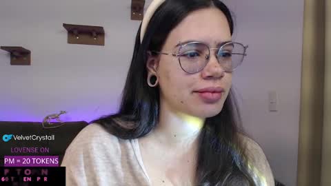 Snapshot of velvetcrystal chatting on 10.26.25  Crystal         PVT OPEN online show from 10.26.25