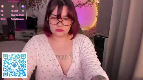 Snapshot of velvetdiva chatting on 07.17.26 Luma online show from 07.17.26