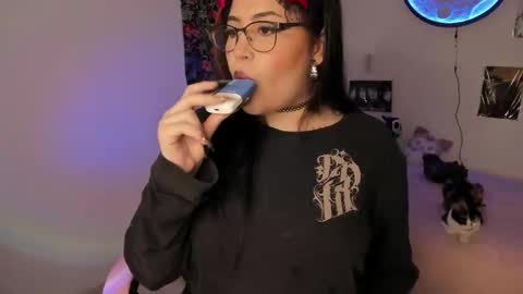 Snapshot of velvetfangs chatting on 09.11.25 Dani online show from 09.11.25