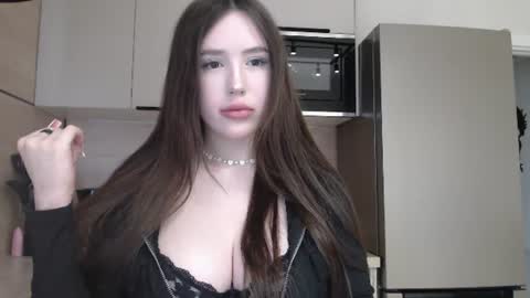 Snapshot of velvetmoore chatting on 06.24.26 Hii Im new here online show from 06.24.26