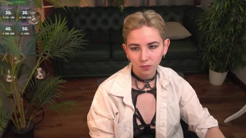 Snapshot of velvetvalkyries chatting on 01.07.25 CLEOshort hair TIna long hair online show from 01.07.25