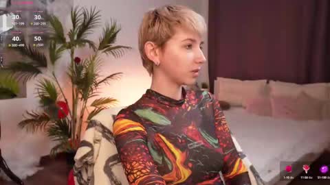 Snapshot of velvetvalkyries chatting on 02.16.25 CLEOshort hair TIna long hair online show from 02.16.25