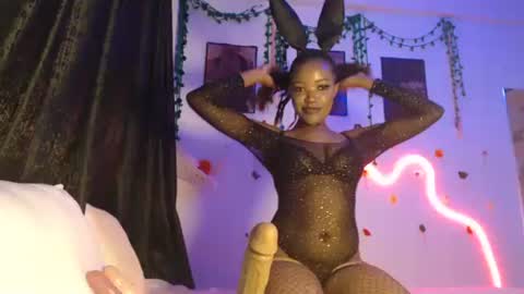 COCO XOXO online show from 11.21.25