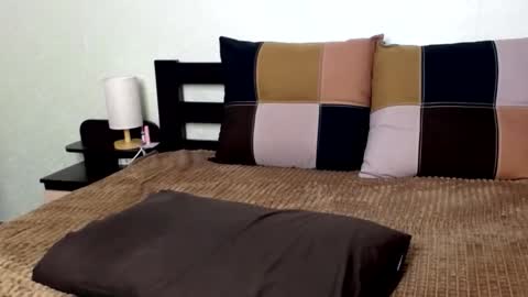 Snapshot of venerax chatting on 12.21.25 venerax online show from 12.21.25