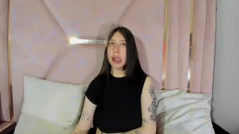 Snapshot of venurmorgan chatting on 09.18.25 venurmorgan online show from 09.18.25