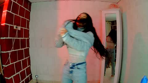 Snapshot of venus_megan chatting on 12.27.24 emily independent account  MY conextion 1100 GTM  to  17hr GTM online show from 12.27.24