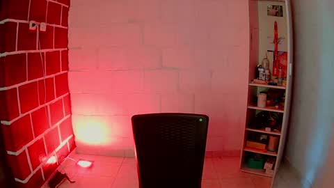 Snapshot of venus_megan chatting on 12.31.24 emily independent account  MY conextion 1100 GTM  to  17hr GTM online show from 12.31.24