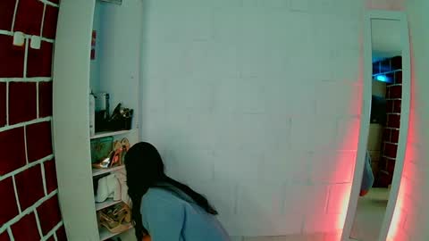 Snapshot of venus_megan chatting on 01.06.25 emily independent account  MY conextion 1100 GTM  to  17hr GTM online show from 01.06.25