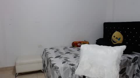 Snapshot of venus_menoza chatting on 12.29.24 venus_menoza online show from 12.29.24
