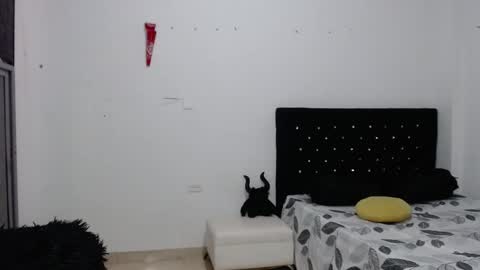Snapshot of venus_menoza chatting on 02.24.25 venus_menoza online show from 02.24.25