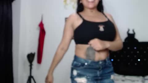 Snapshot of venus_menoza chatting on 11.22.25 venus_menoza online show from 11.22.25