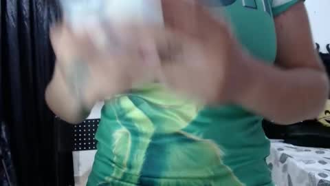 Snapshot of venus_menoza chatting on 12.19.25 venus_menoza online show from 12.19.25