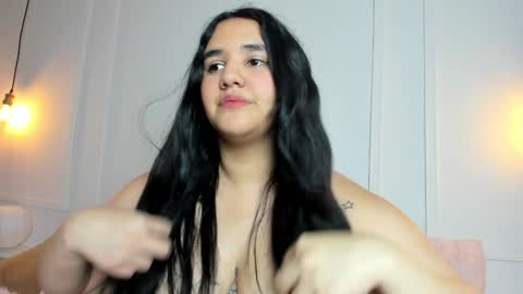 Snapshot of venus_naughty_1 chatting on 12.24.24 Sofi online show from 12.24.24