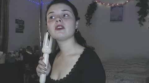 Snapshot of venusastar chatting on 02.15.26 Miss Venus online show from 02.15.26