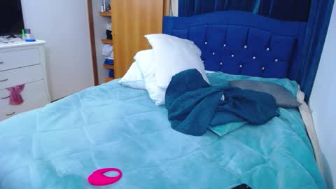 Snapshot of venushot1xx chatting on 11.21.25 venushot1xx online show from 11.21.25