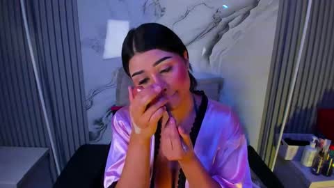 Snapshot of venusowen_ chatting on 04.24.26 Venusowen online show from 04.24.26