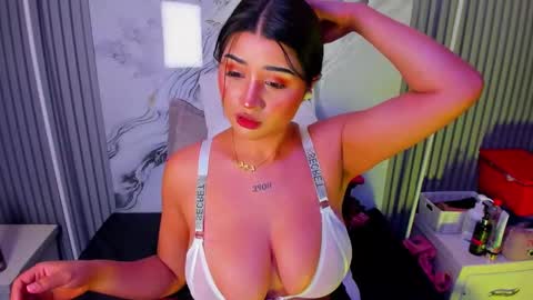 Snapshot of venusowen_ chatting on 05.07.26 Venusowen online show from 05.07.26