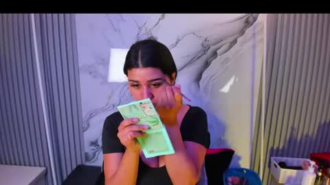 Snapshot of venusowen_ chatting on 05.28.26 Venusowen online show from 05.28.26