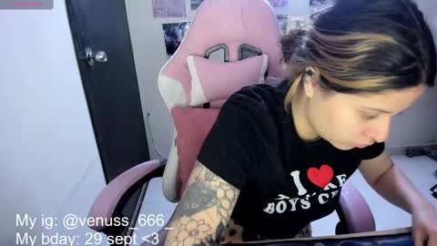 Snapshot of venussx_x chatting on 09.29.25 Venus MY BDAY 29 SEPT online show from 09.29.25
