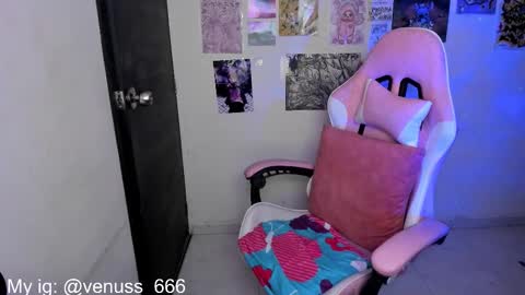 Snapshot of venussx_x chatting on 12.14.25 Venus MY BDAY 29 SEPT online show from 12.14.25