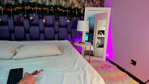 Snapshot of verablazze chatting on 12.17.25 Im Vera online show from 12.17.25