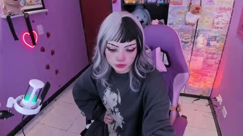     online show from 10.02.25