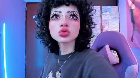 Snapshot of vero_osb chatting on 06.19.26 online show from 06.19.26