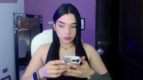 Snapshot of veronica_118 chatting on 02.25.25 veronica_118 online show from 02.25.25