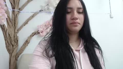 Snapshot of veronica_lewis_ chatting on 11.24.25 online show from 11.24.25