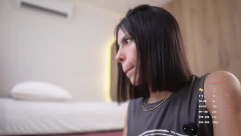 Snapshot of veronica_mendez1 chatting on 11.23.25 Veronica online show from 11.23.25