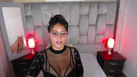 Snapshot of veronica_saenzz1 chatting on 01.31.25 Vero online show from 01.31.25