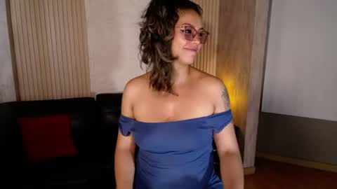 Snapshot of veronica_saenzz1 chatting on 07.10.26 Vero online show from 07.10.26