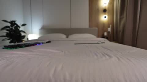 Snapshot of veronica_sland chatting on 12.13.25 Veronica online show from 12.13.25