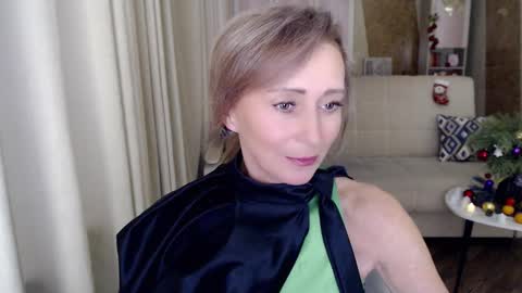 Snapshot of veronicagilbert chatting on 01.03.25 Helen online show from 01.03.25