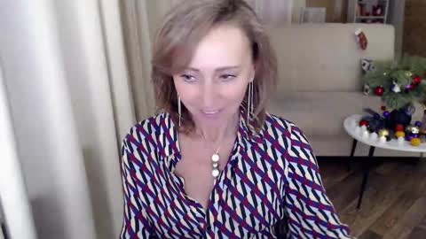 Snapshot of veronicagilbert chatting on 01.06.25 Helen online show from 01.06.25