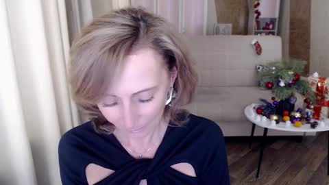 Snapshot of veronicagilbert chatting on 01.09.25 Helen online show from 01.09.25