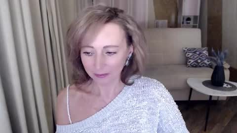 Snapshot of veronicagilbert chatting on 01.16.25 Helen online show from 01.16.25