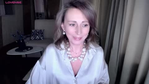 Snapshot of veronicagilbert chatting on 02.04.25 Helen online show from 02.04.25